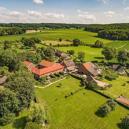 Apartman Aan Gezellige Binnenhof Nabij Het Vijlenerbos, Vijlen, Zuid-limburg *